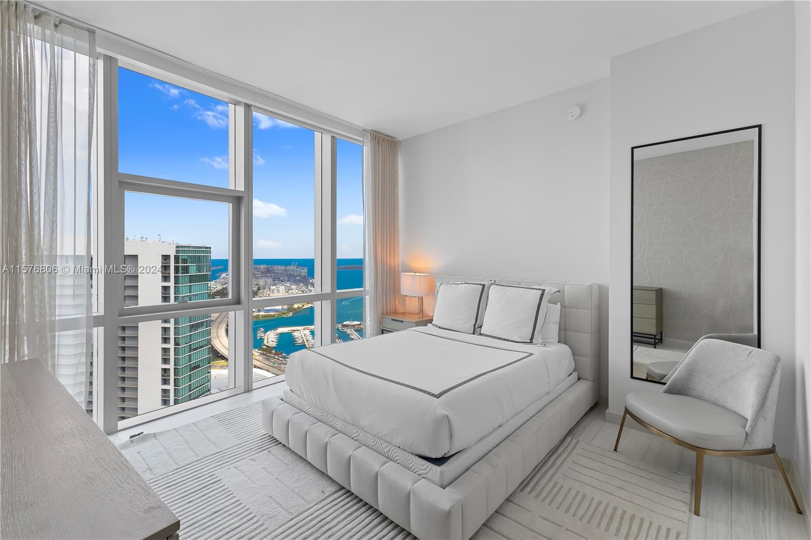 PARAMOUNT MIAMI WORLDCENT - Residential Lease