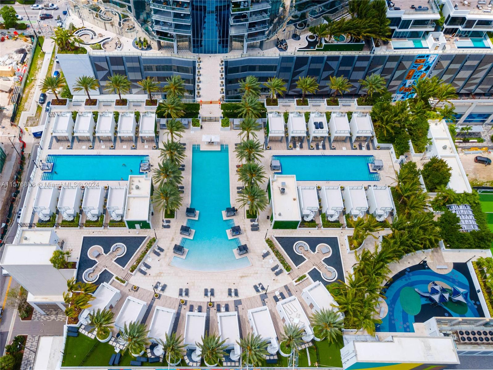 PARAMOUNT MIAMI WORLDCENT - Residential Lease