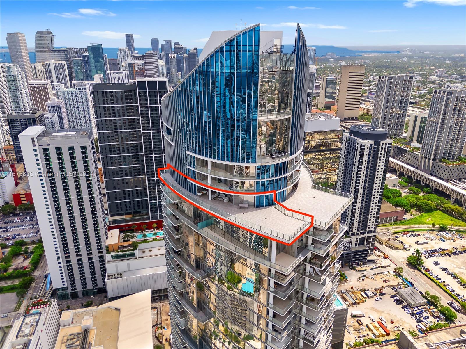 PARAMOUNT MIAMI WORLDCENT - Residential Lease