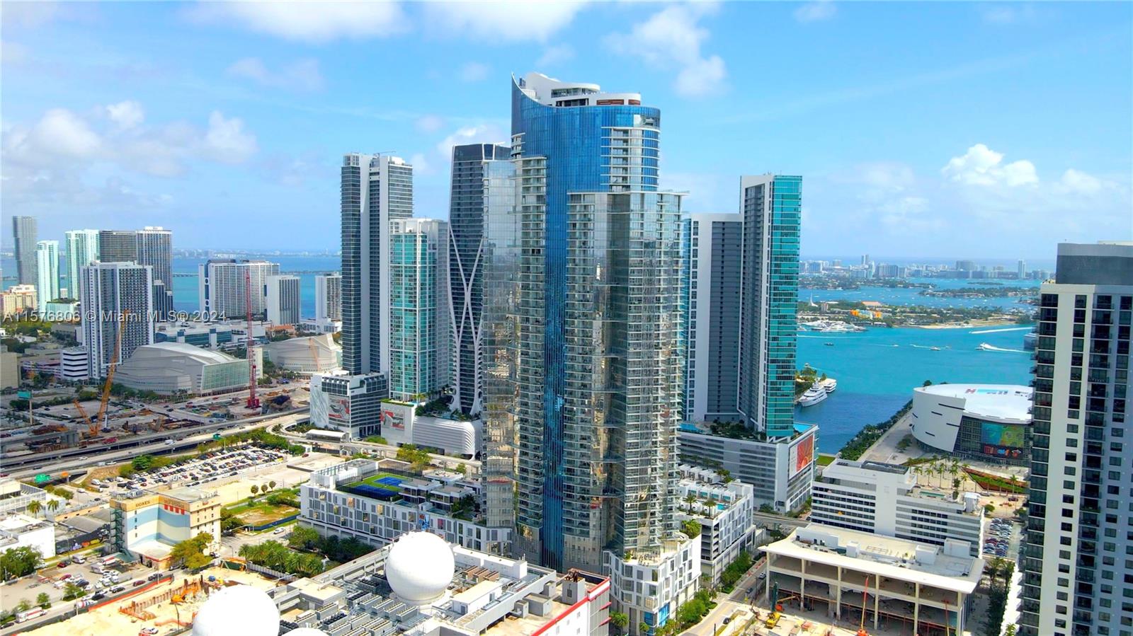 PARAMOUNT MIAMI WORLDCENT - Residential Lease