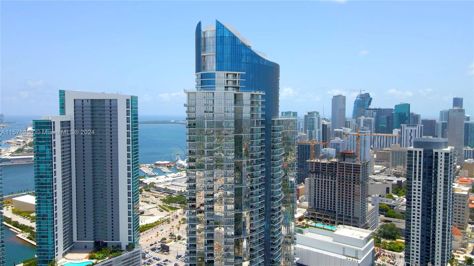 PARAMOUNT MIAMI WORLDCENT - Residential Lease