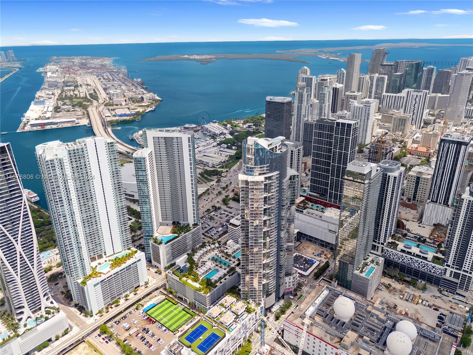 PARAMOUNT MIAMI WORLDCENT - Residential Lease