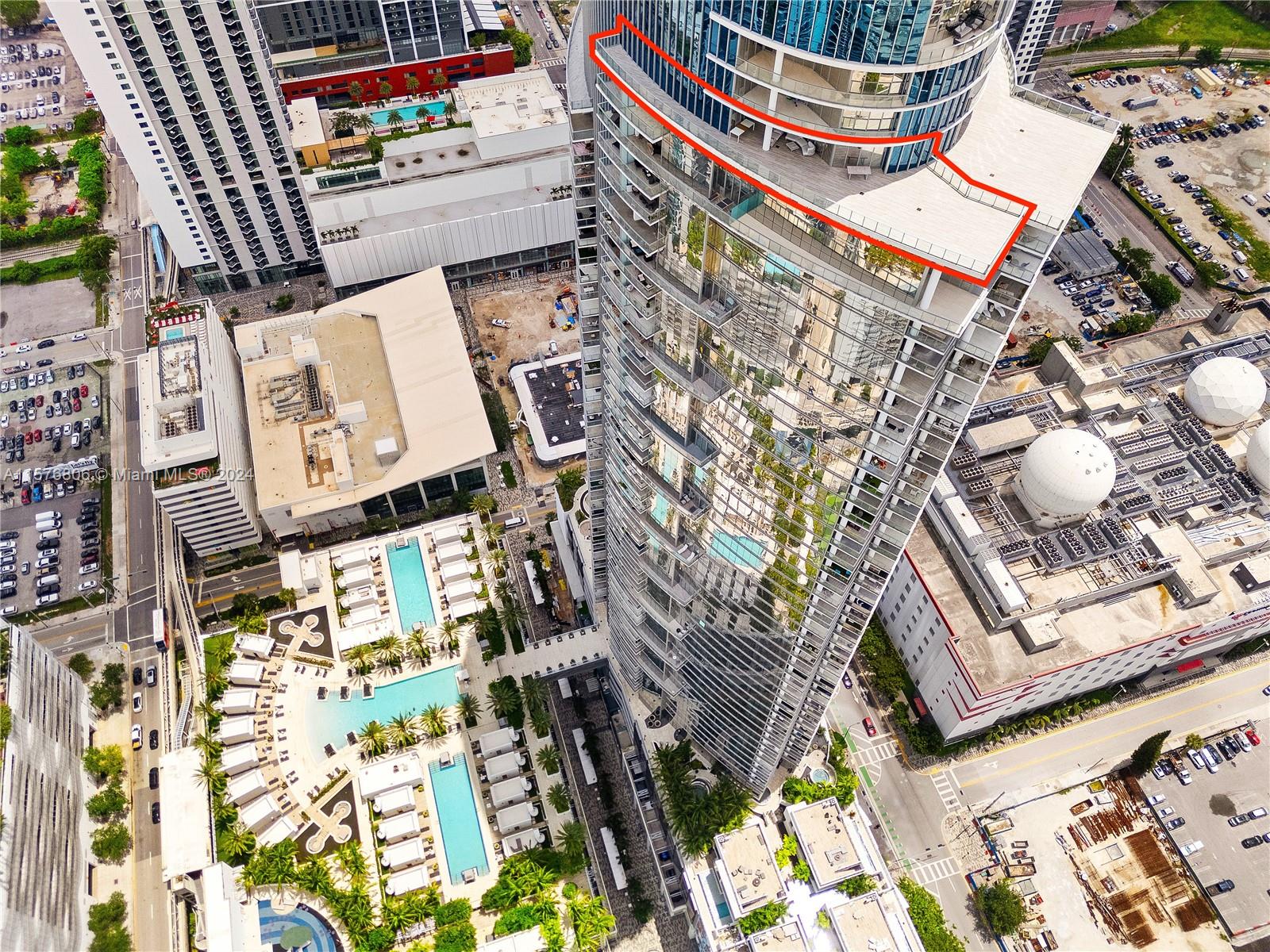 PARAMOUNT MIAMI WORLDCENT - Residential Lease