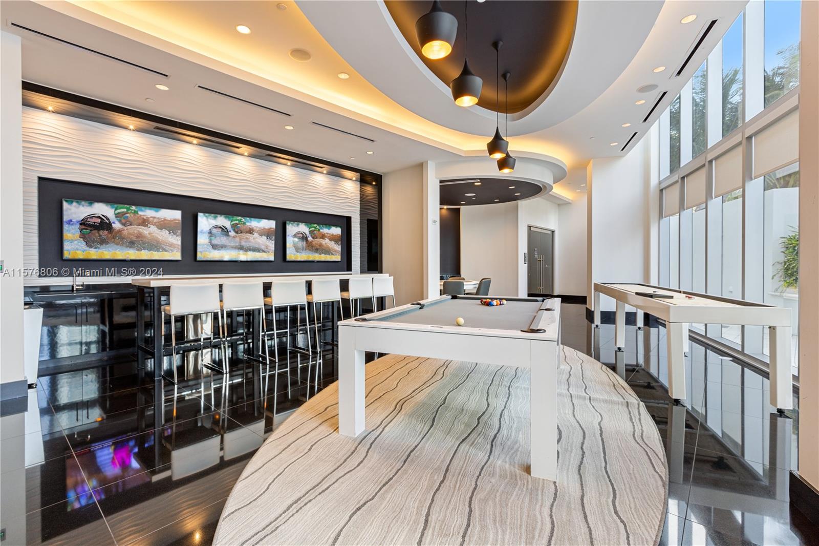 PARAMOUNT MIAMI WORLDCENT - Residential Lease