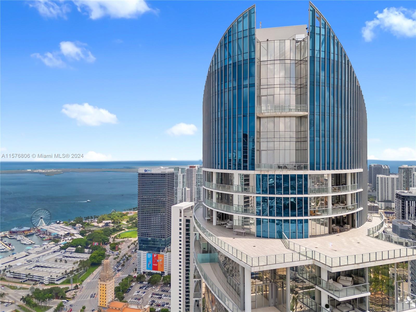 PARAMOUNT MIAMI WORLDCENT - Residential Lease