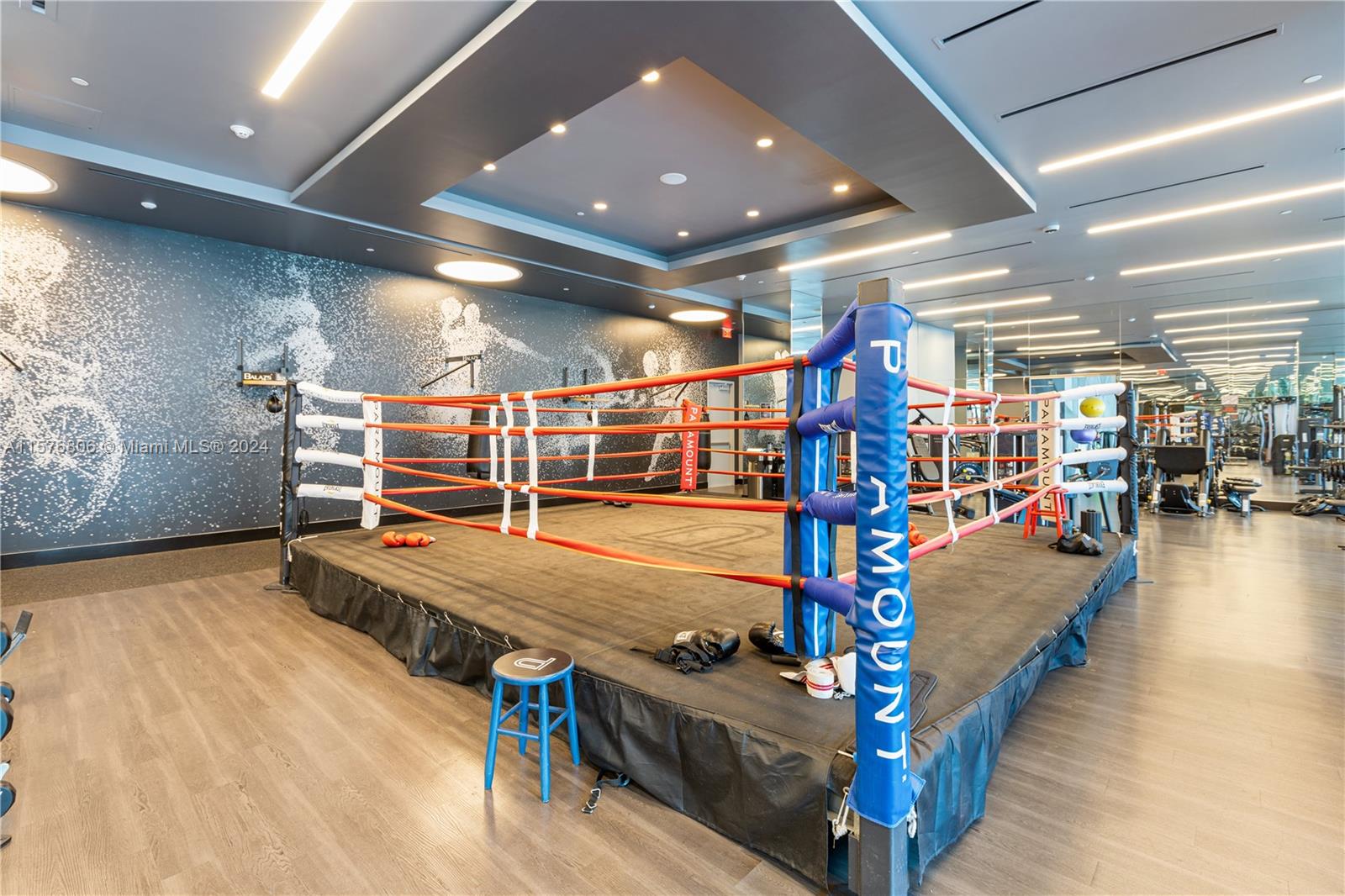 PARAMOUNT MIAMI WORLDCENT - Residential Lease