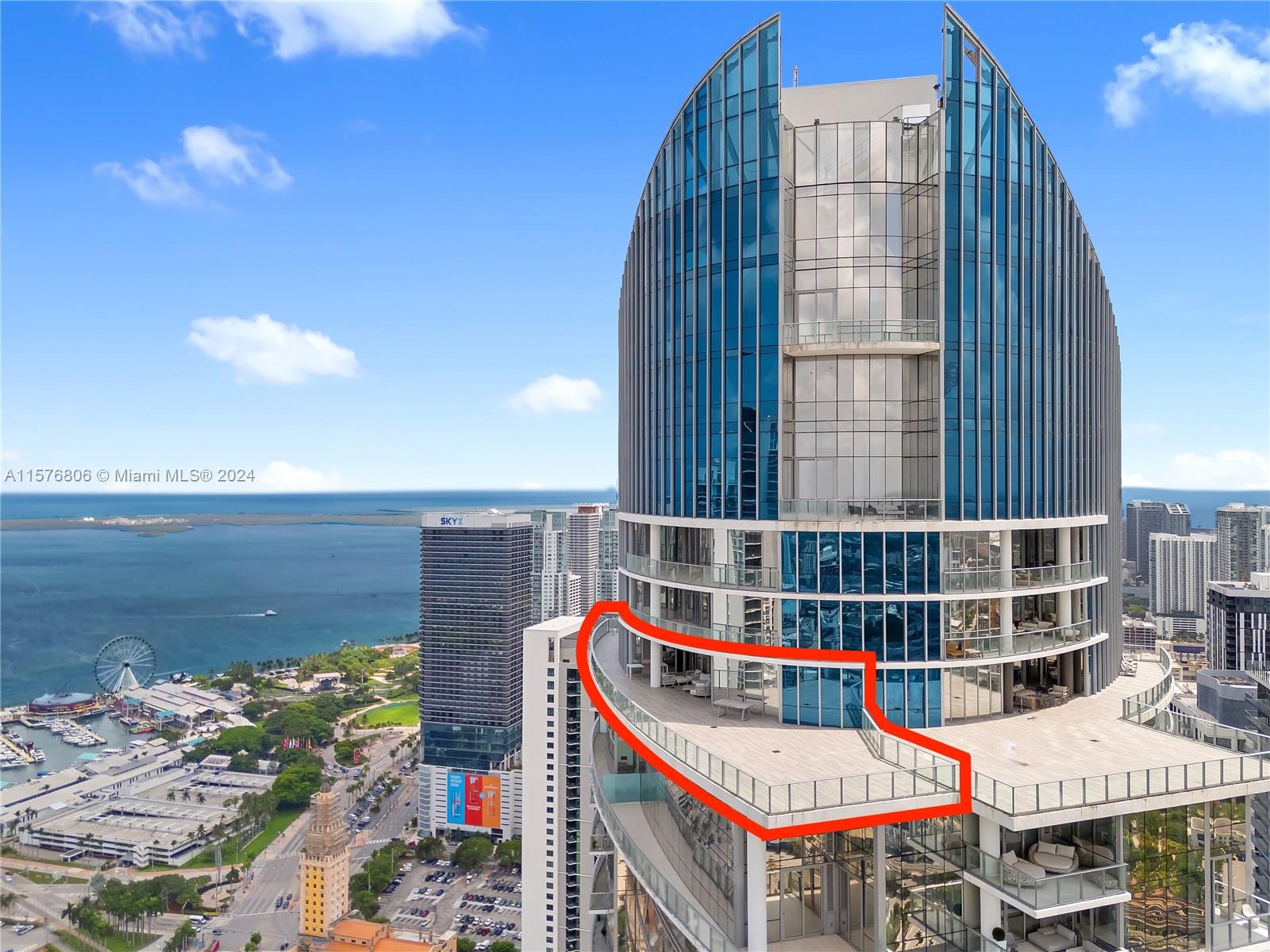 PARAMOUNT MIAMI WORLDCENT - Residential Lease