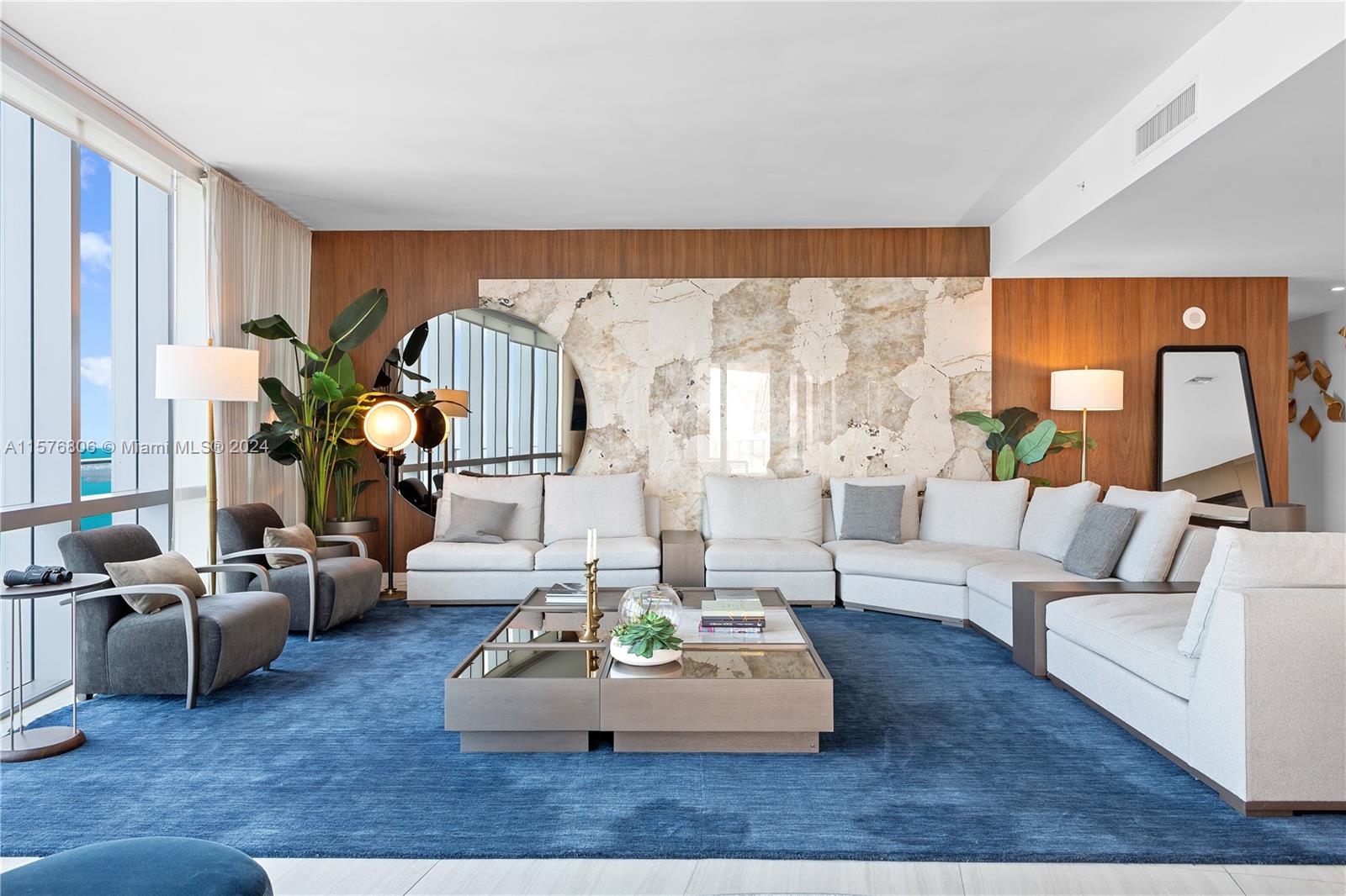 PARAMOUNT MIAMI WORLDCENT - Residential Lease