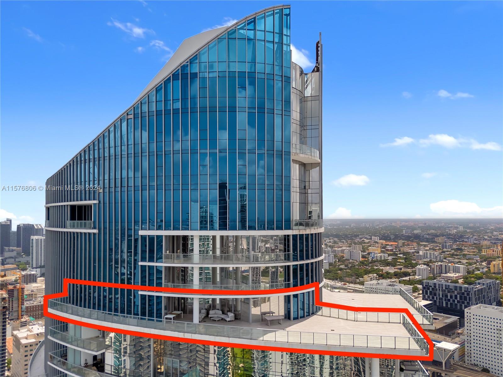 PARAMOUNT MIAMI WORLDCENT - Residential Lease