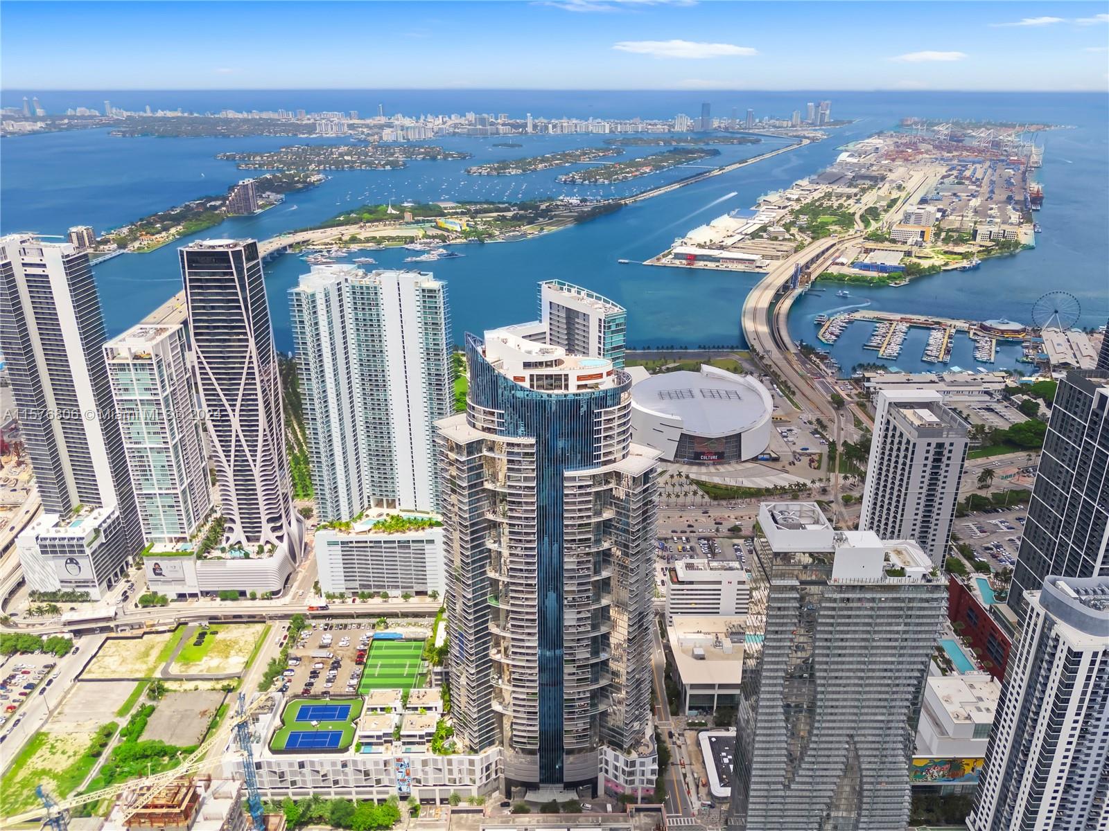 PARAMOUNT MIAMI WORLDCENT - Residential Lease