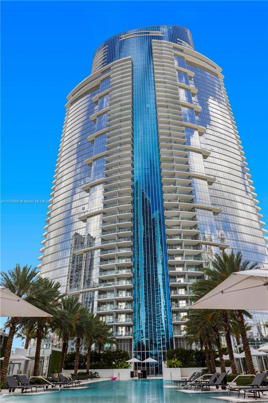 Stunning Miami skyline and bay views from this exclusive penthouse at Paramount World Center in the heart of
Downtown Miami. Exquisite top-of-the-line finishings throughout. Featuring 2,500 SF of terraces, this residence
optimizes indoor-outdoor living with the convenience and world-class amenities of Paramount World Center. Just a
short elevator ride from resort-style pools, spas, soccer fields, tennis courts, a boxing gym, and more. Just steps
away from robust culture, entertainment, art, and dining options. Available starting May  Seasonal rental available.
