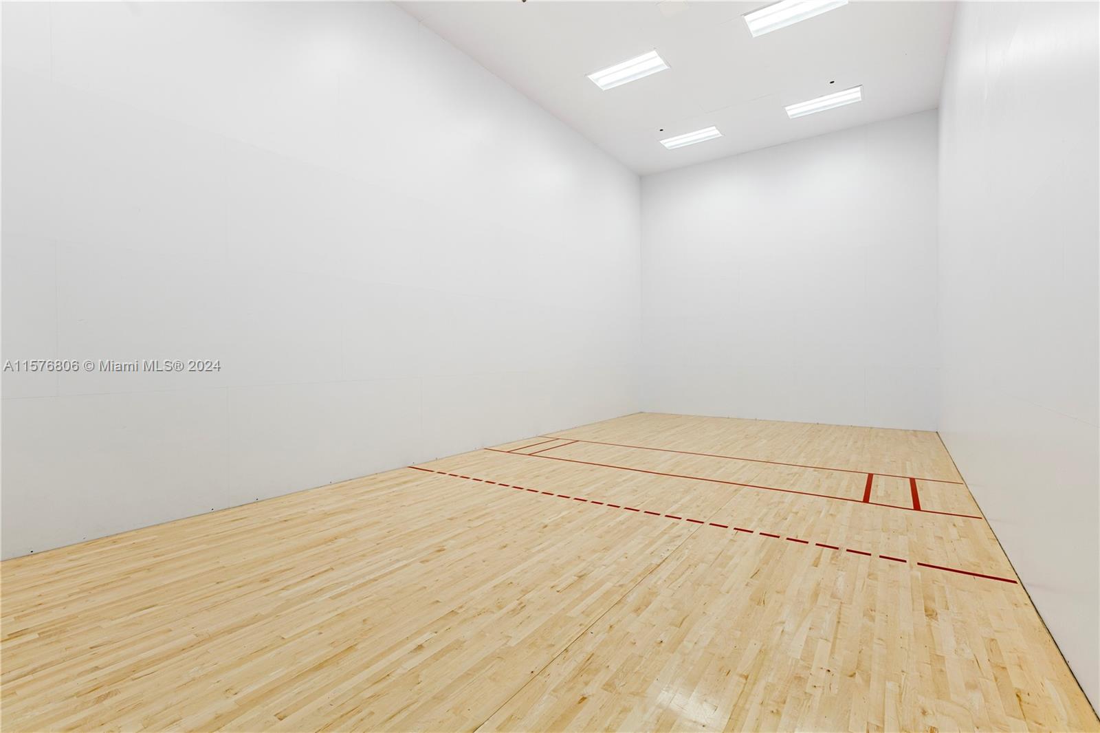 PARAMOUNT MIAMI WORLDCENT - Residential Lease