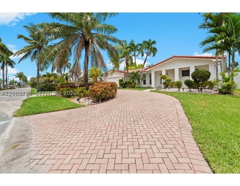 649 Layne Blvd