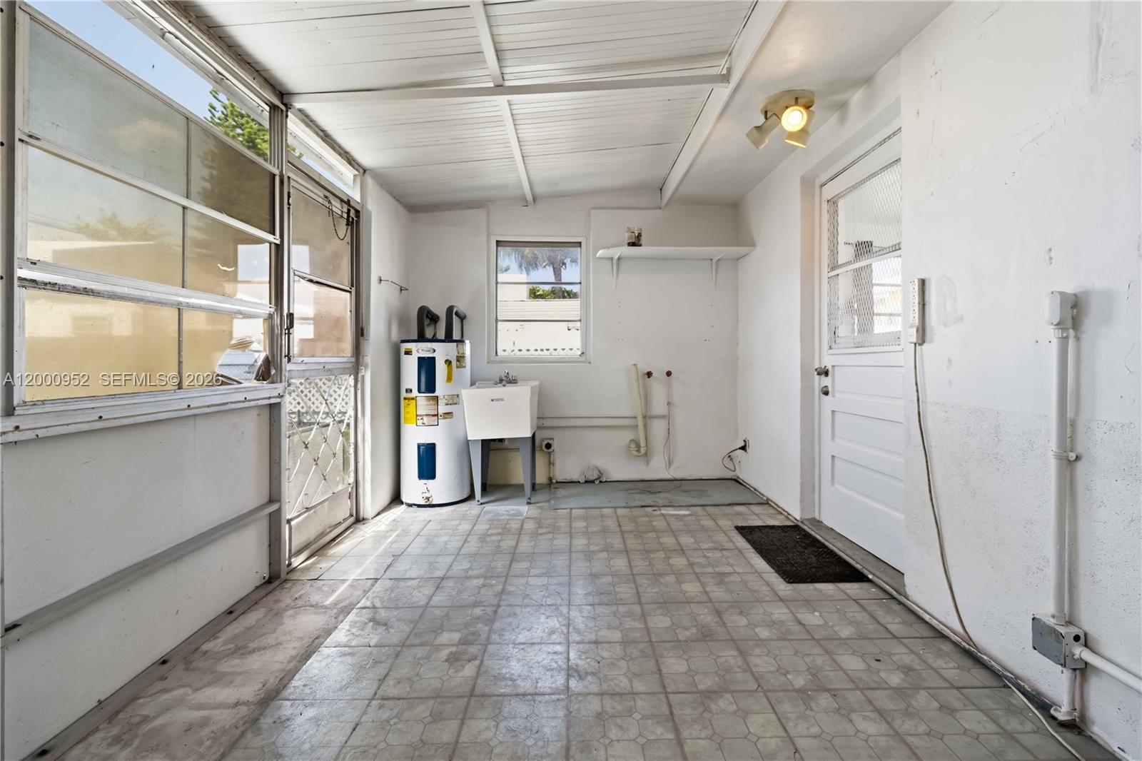 SOUTH HOLLYWOOD AMD PLAT - Residential