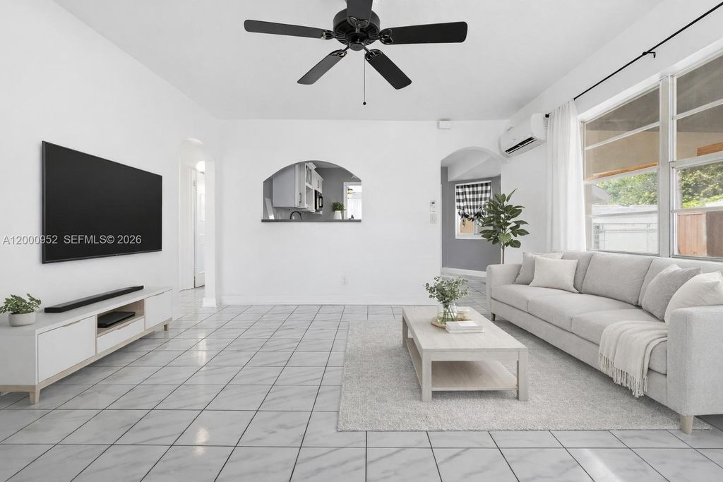 Photo of 2820 Fletcher St, Hollywood, FL 33020 (MLS # A12000952)