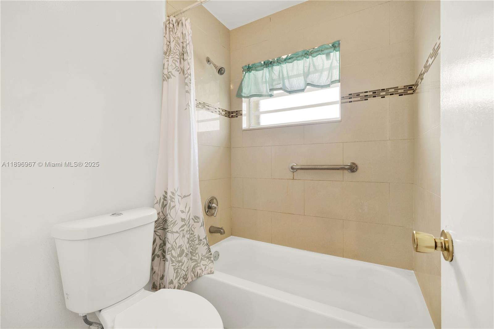 SAGA VIEW - Residential Lease