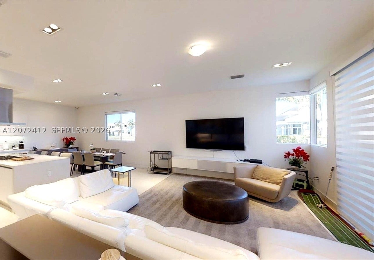 10229 NW 74th Ter