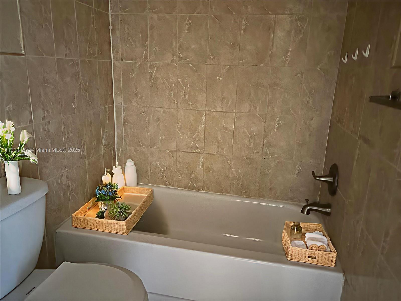 BRENTWOOD WEST TOWNHOUSES - Residential Lease