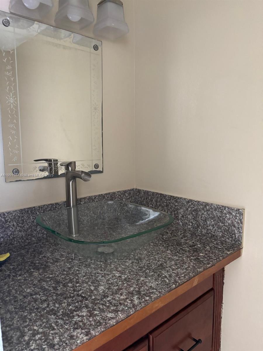 BRENTWOOD WEST TOWNHOUSES - Residential Lease