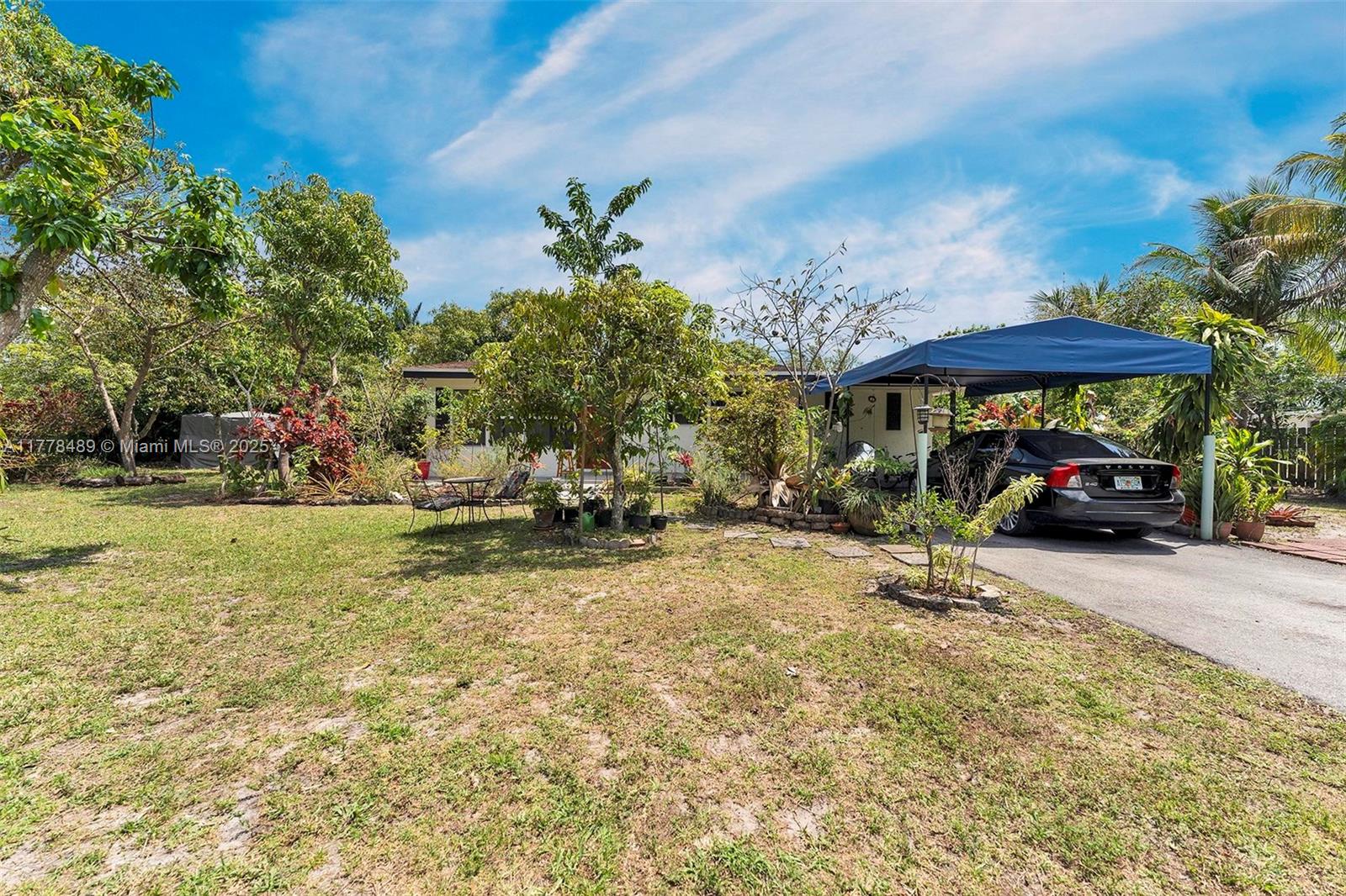 LAUDERDALE LITTLE RANCHES - Residential