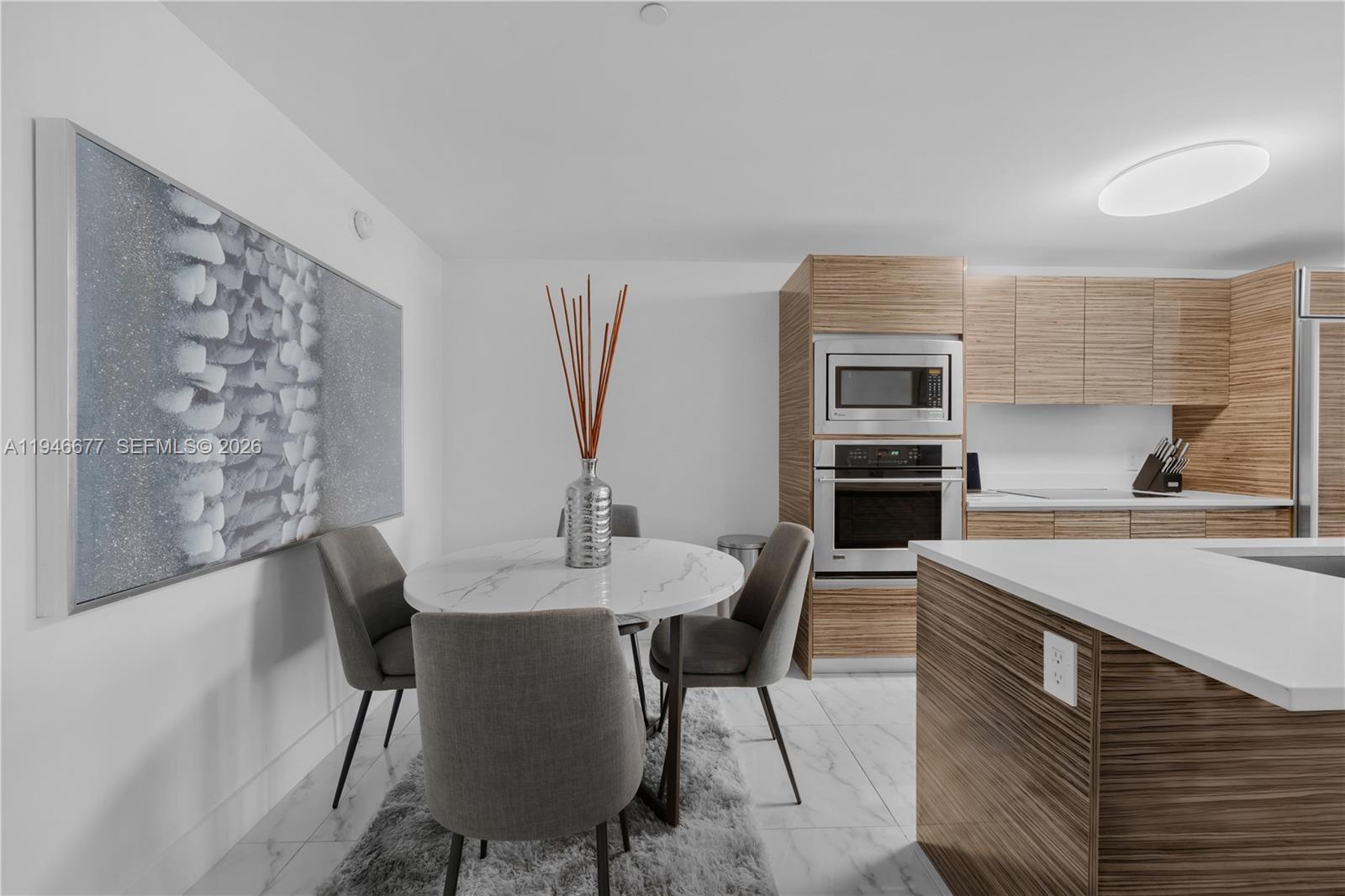 ICON BAY CONDO - Residential