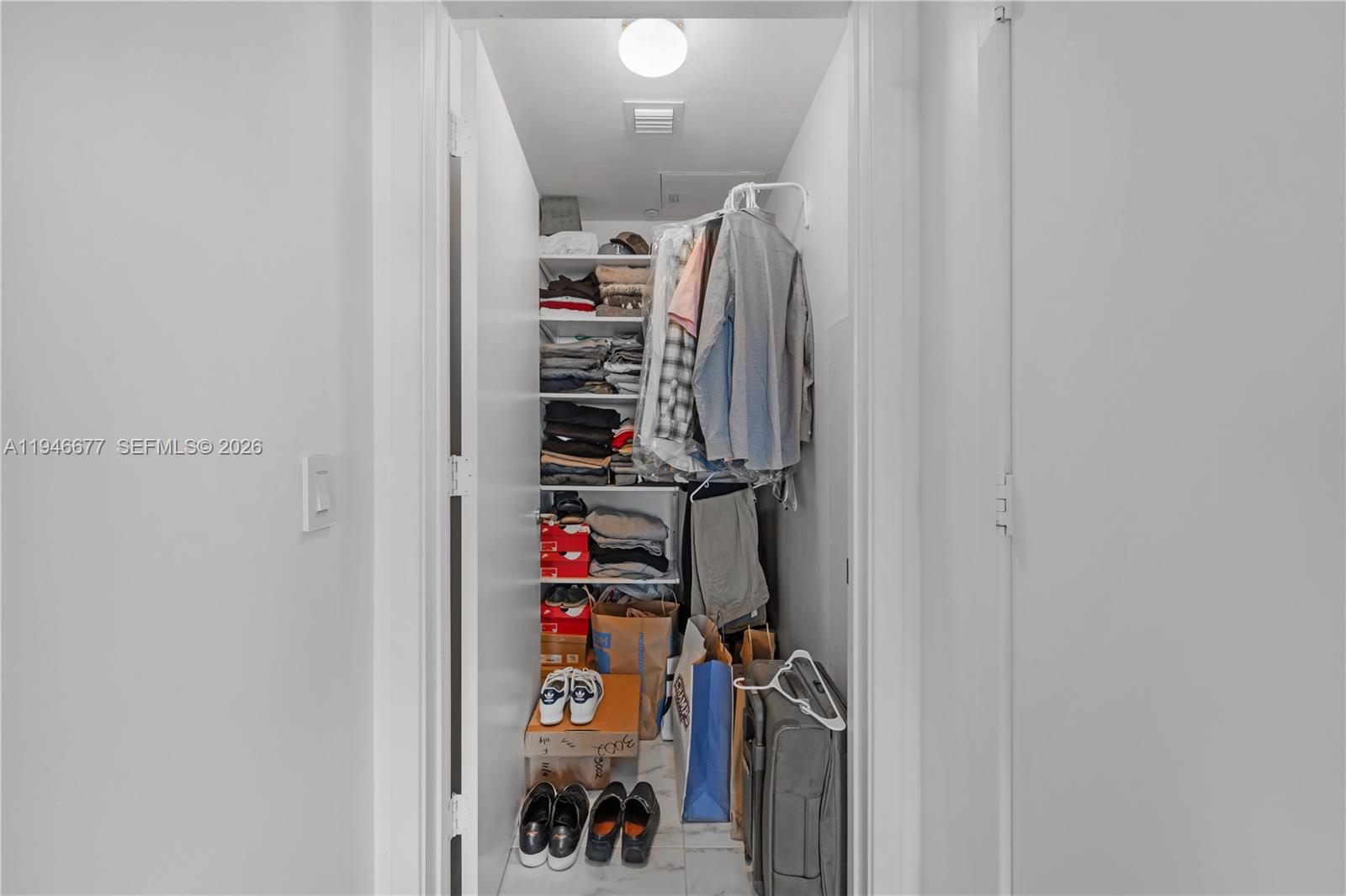 ICON BAY CONDO - Residential