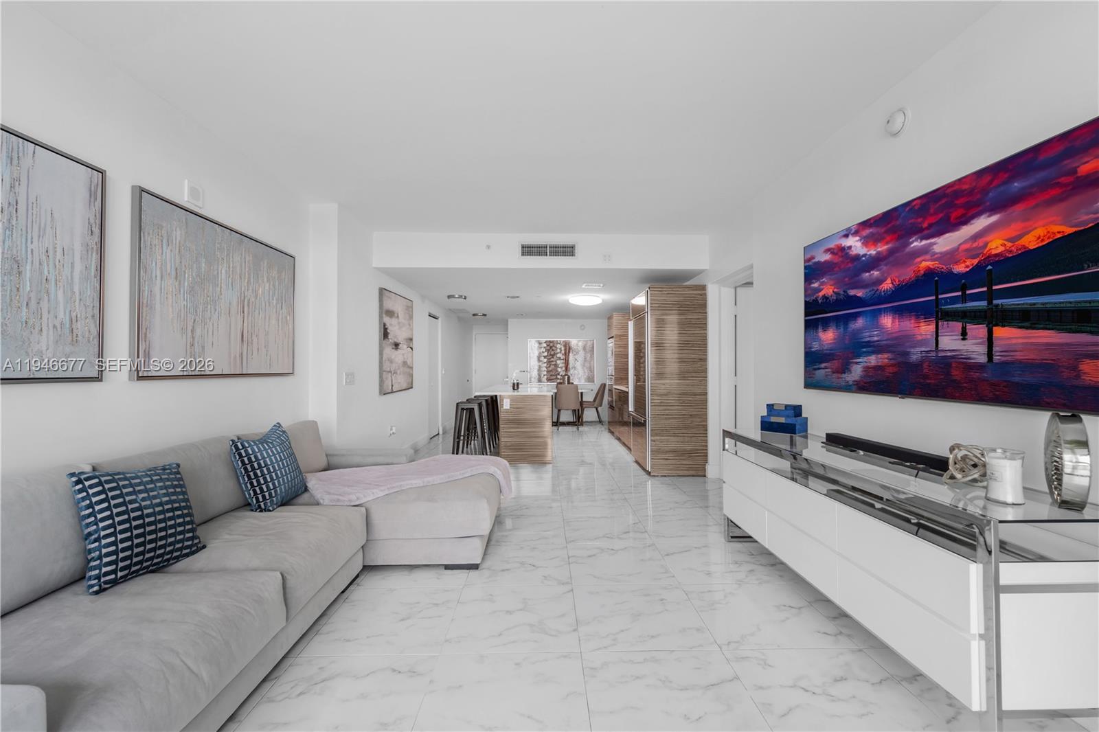 ICON BAY CONDO - Residential