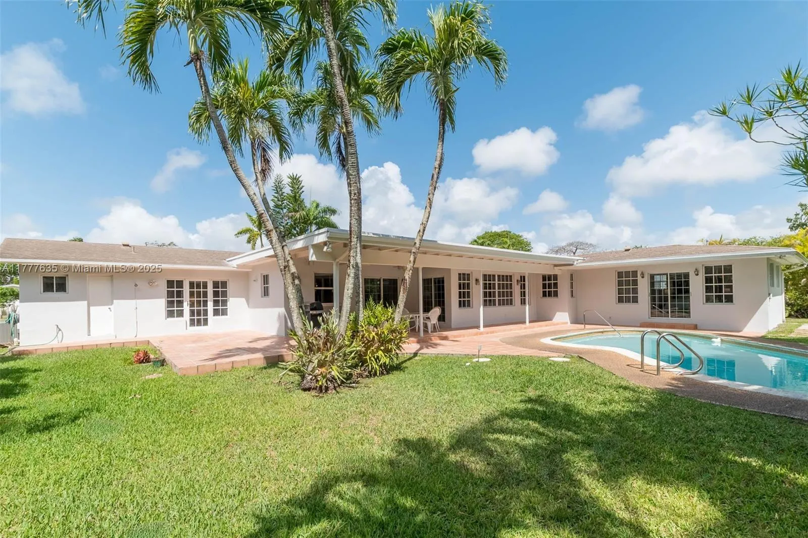 Palmetto Bay, Florida 33158, United States, 4 Bedrooms Bedrooms, ,3 BathroomsBathrooms,Residential,Active,104666