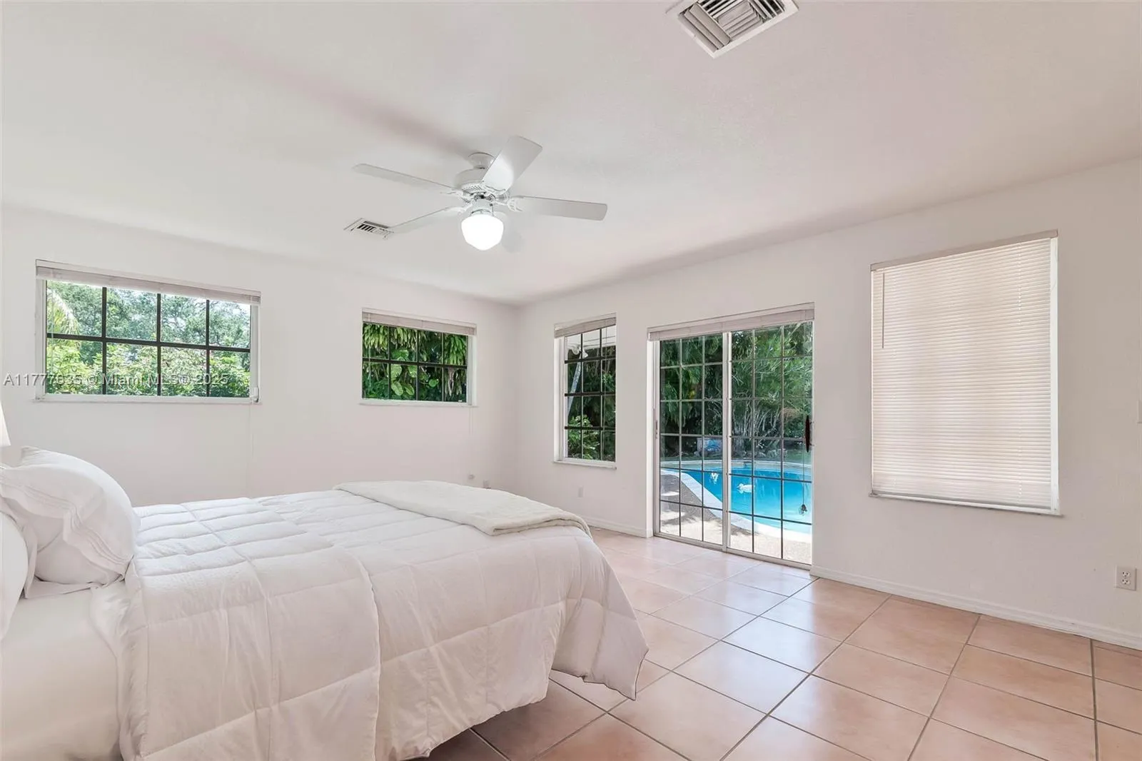 Palmetto Bay, Florida 33158, United States, 4 Bedrooms Bedrooms, ,3 BathroomsBathrooms,Residential,Active,104666