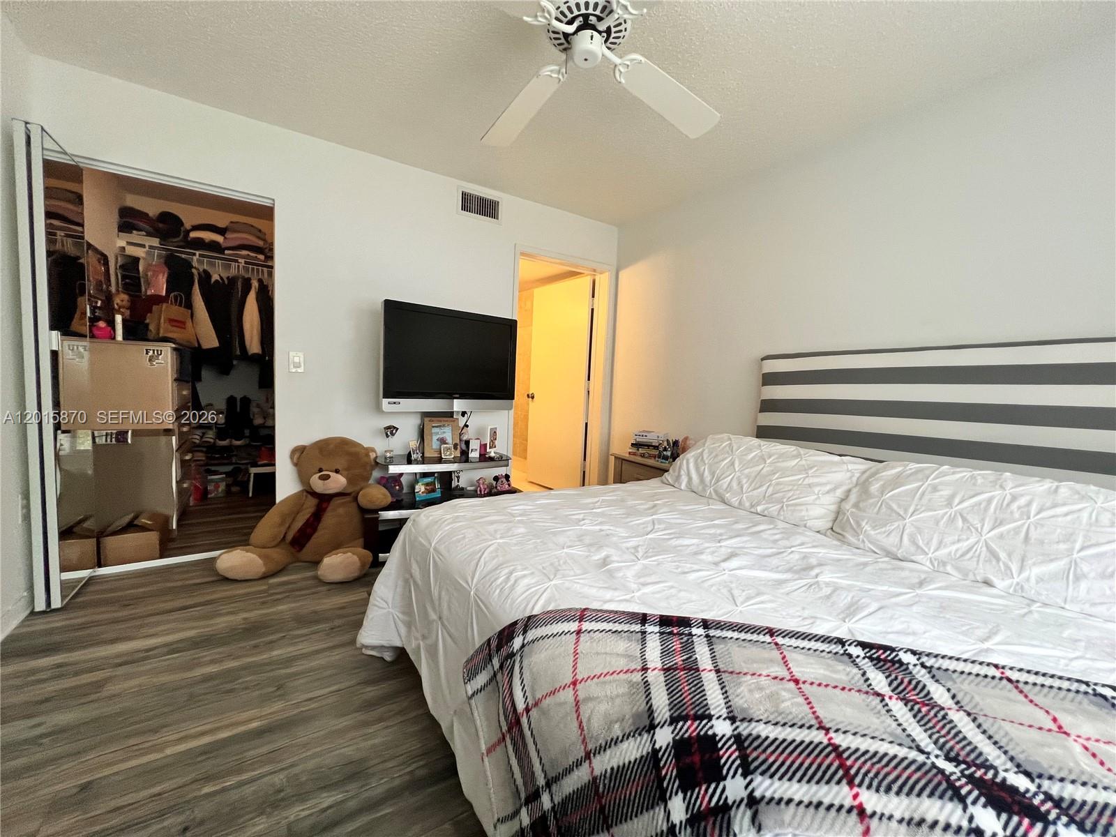 CYPRESS BEND CONDOMINIUM - Residential
