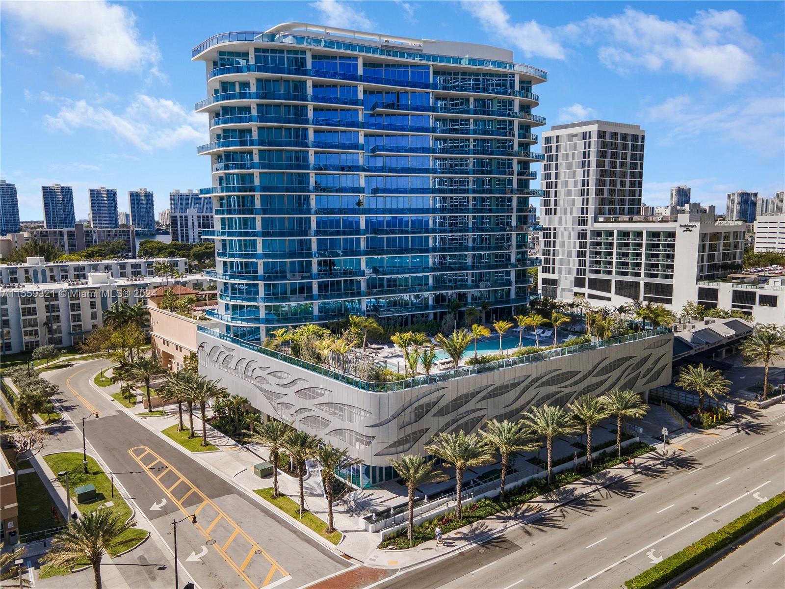 AURORA SUNNY ISLES - Residential