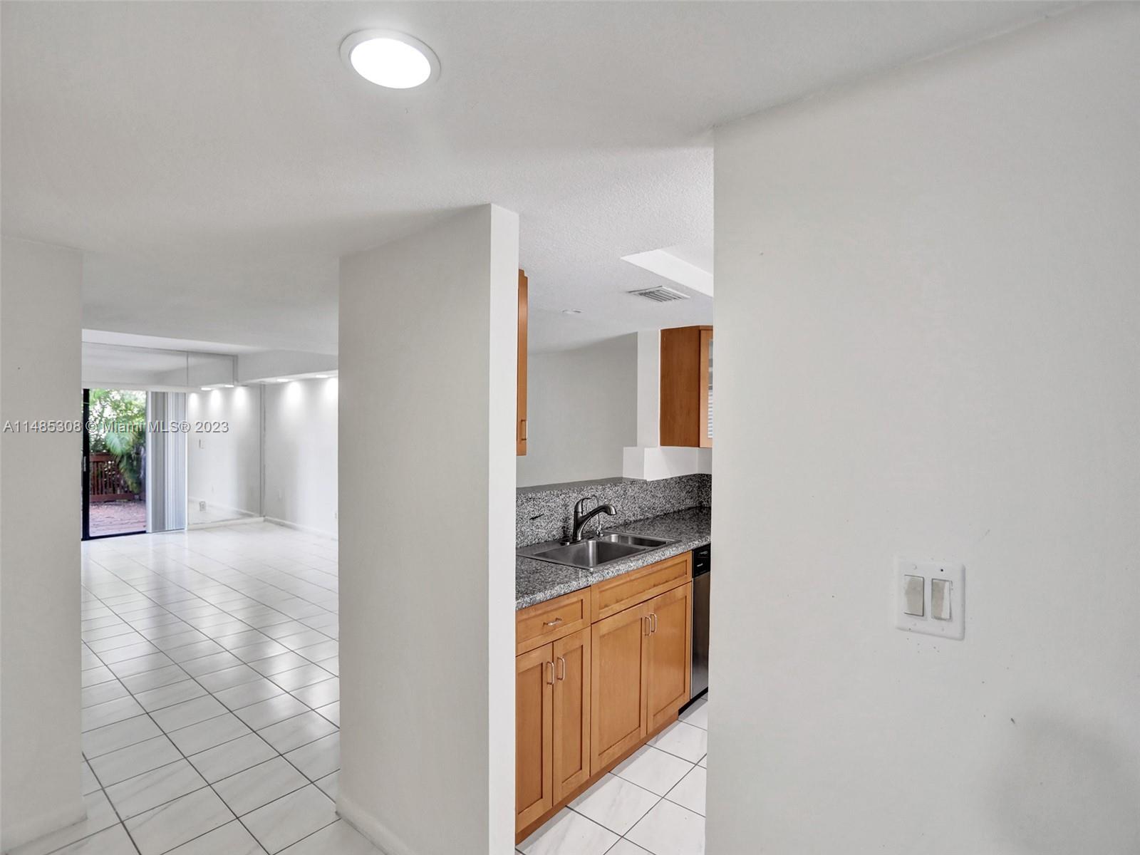 LAKEVIEW TOWNHOUSES CONDO - Residential