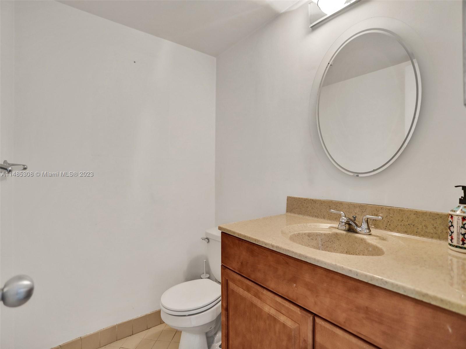 LAKEVIEW TOWNHOUSES CONDO - Residential