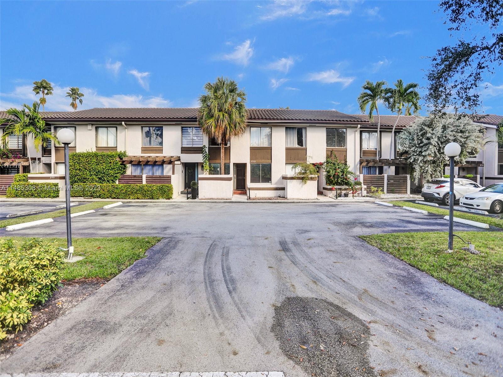 LAKEVIEW TOWNHOUSES CONDO - Residential