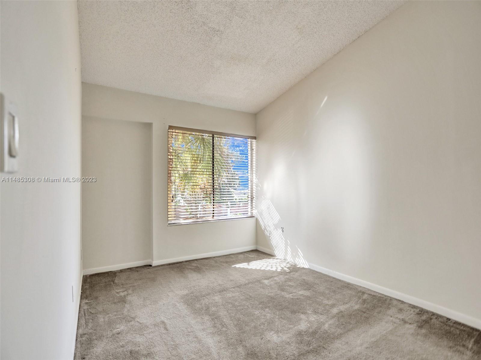 LAKEVIEW TOWNHOUSES CONDO - Residential