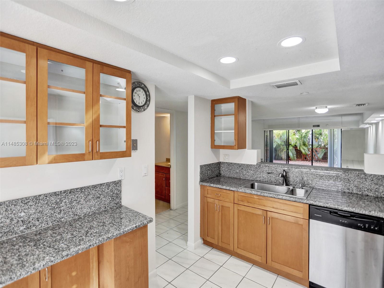 LAKEVIEW TOWNHOUSES CONDO - Residential