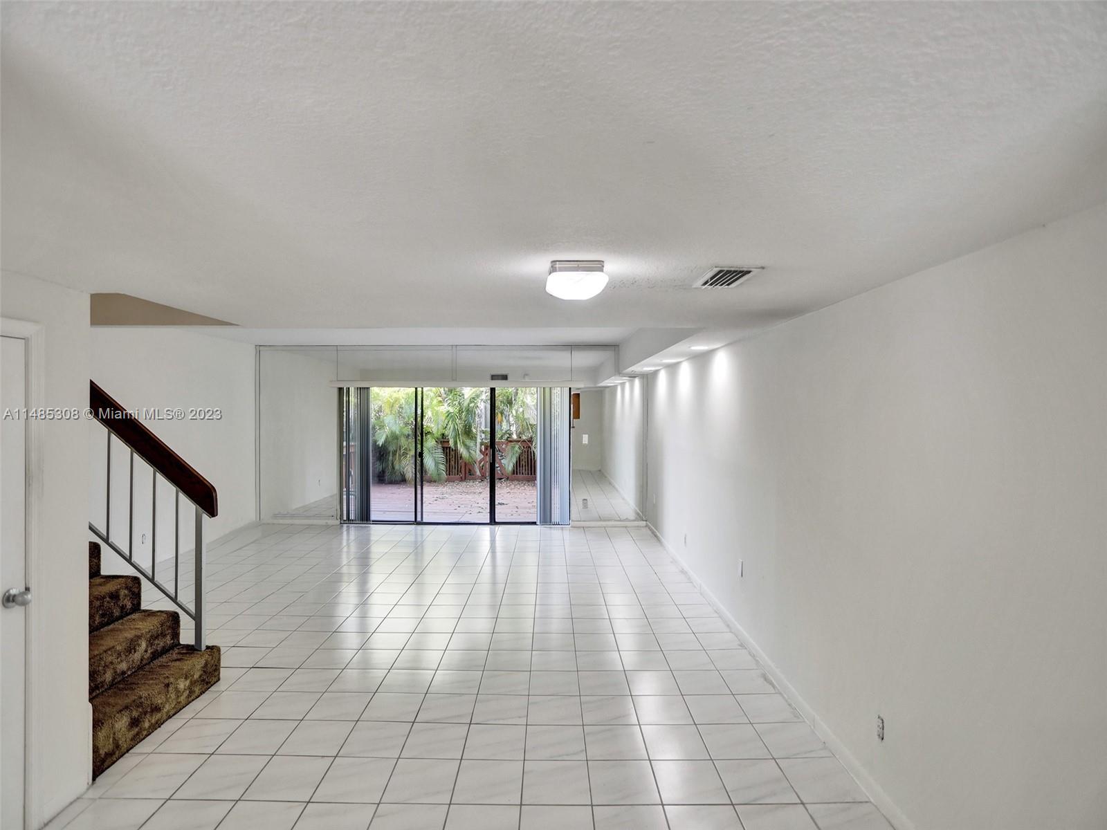 LAKEVIEW TOWNHOUSES CONDO - Residential