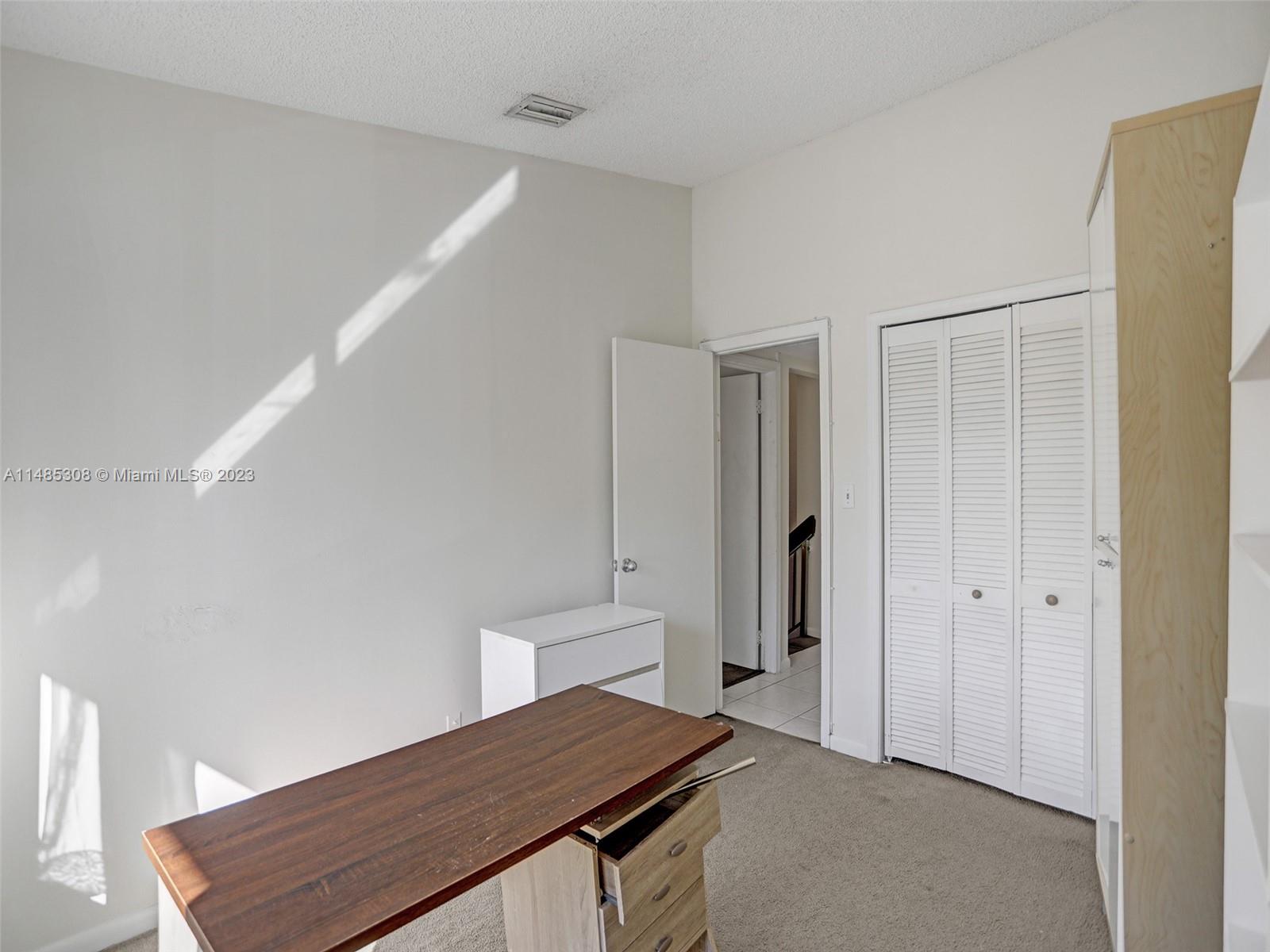 LAKEVIEW TOWNHOUSES CONDO - Residential