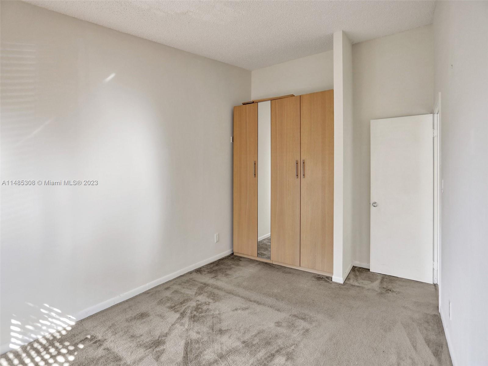 LAKEVIEW TOWNHOUSES CONDO - Residential