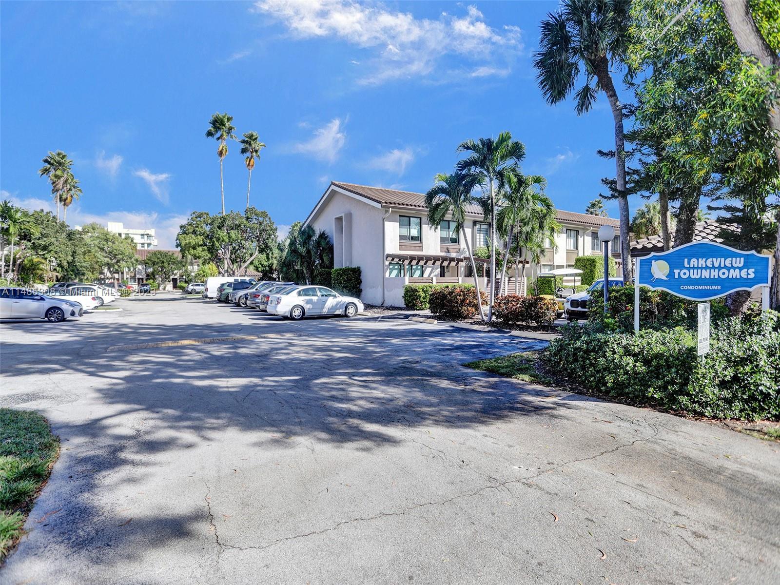 LAKEVIEW TOWNHOUSES CONDO - Residential