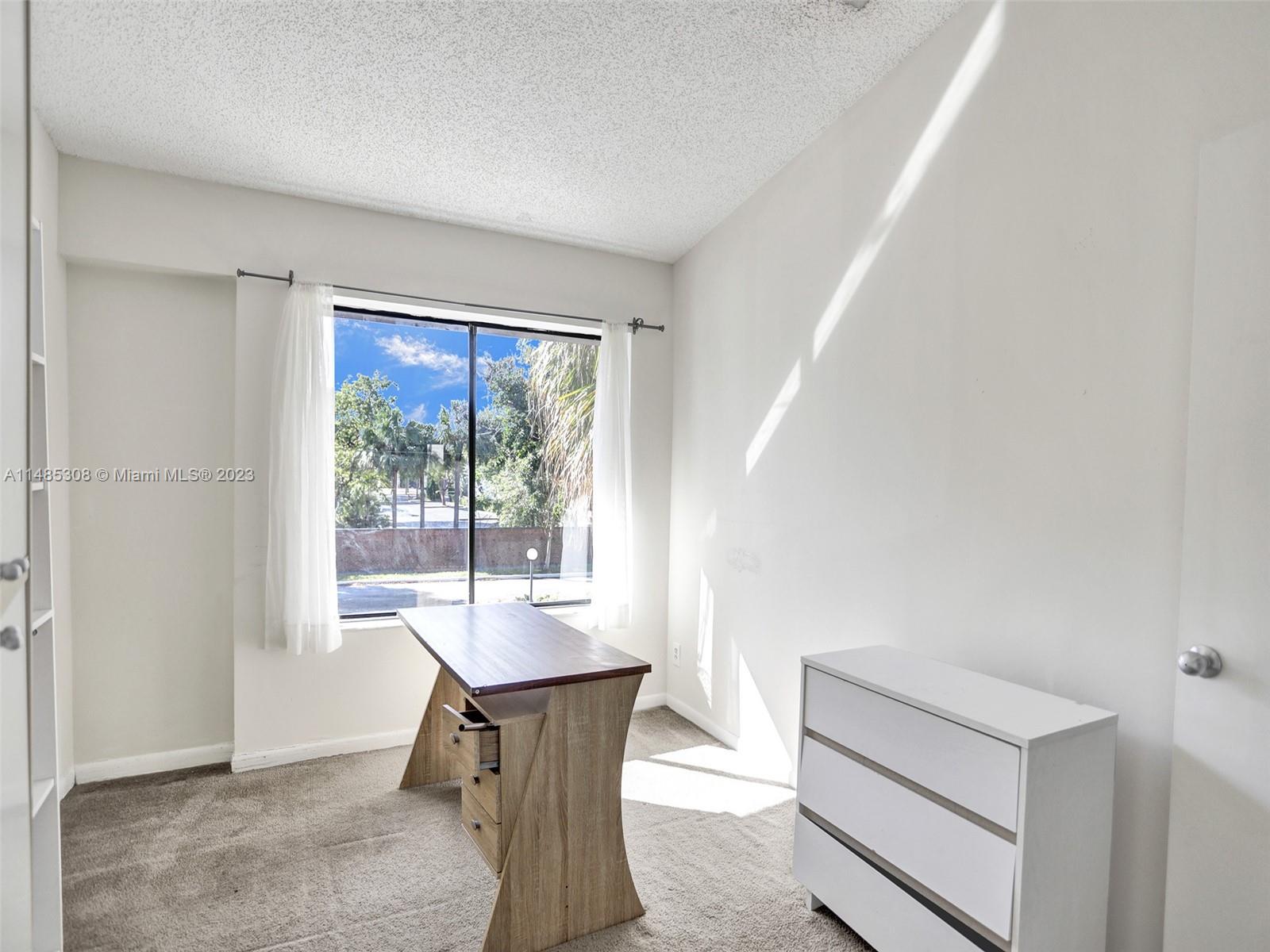 LAKEVIEW TOWNHOUSES CONDO - Residential