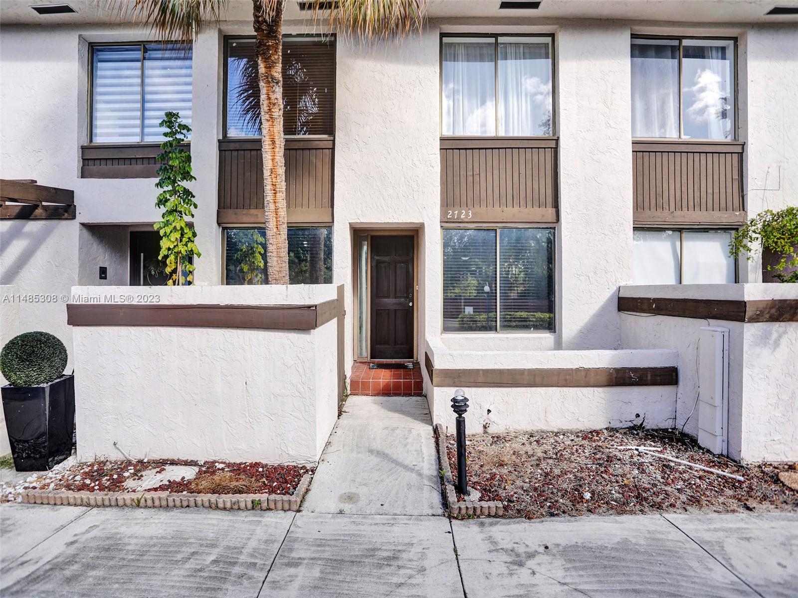 LAKEVIEW TOWNHOUSES CONDO - Residential