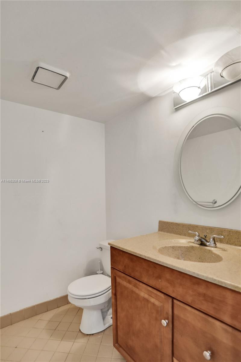 LAKEVIEW TOWNHOUSES CONDO - Residential