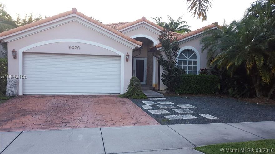 !! PRISTINE EXECUTIVE HOME IN FOREST LAKES !! WOOD FLOORS THROUGHOUT * GRANITE COUNTER TOPS & SS APPLIANCES * GORGEOUS MASTER BATHROOM W/STAND UP STEAMER SHOWER & JACUZZI TUB * MASTER SUITE W/HERS & HIS WALK-IN CLOSET * CEILINGS W/ SOFFITS * GREAT FAMILY ROOM W/NETWORK WIRING THROUGHOUT * SOME IMPACT WINDOWS * INSULATED STEEL ROLL UP GARAGE DOOR * WATER WELL FOR IRRIGATION & MISTING SYSTEM FOR MOSQUITOS... !! ENJOY LAKES, PARKS... CLOSE TO SHOPPING CENTER, HOSPITAL, SCHOOLS, DOG PARK & TRANSPORTATION...!!