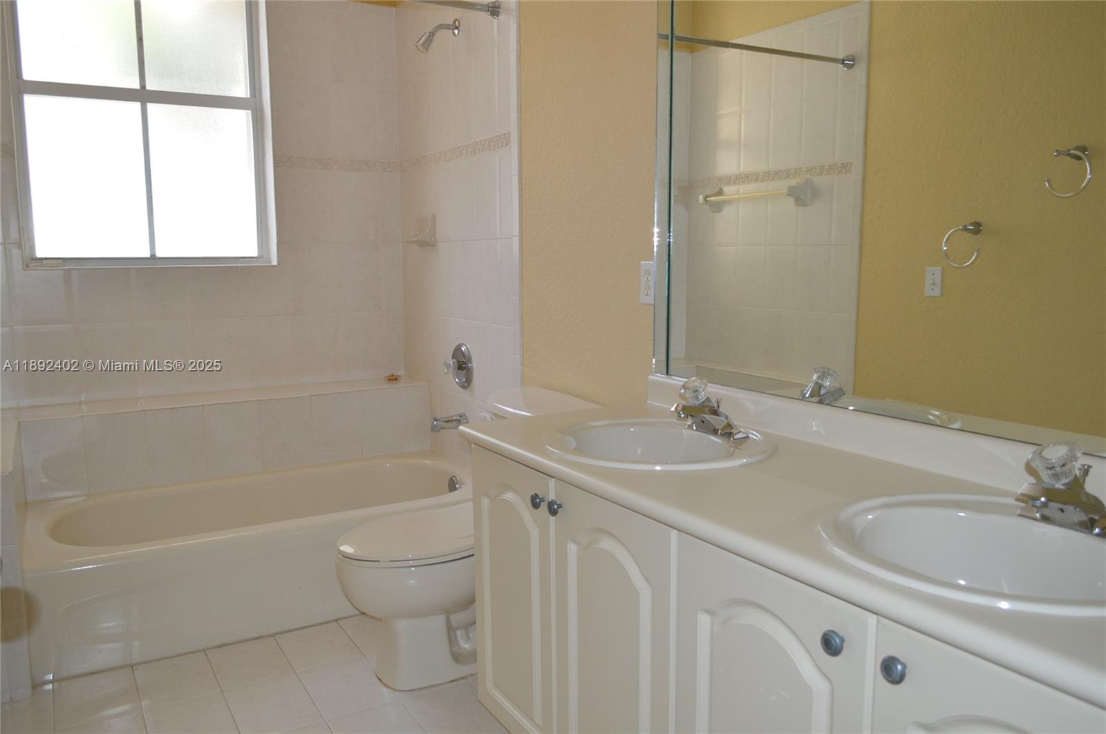 POD 3 AT MONARCH LAKES - Residential