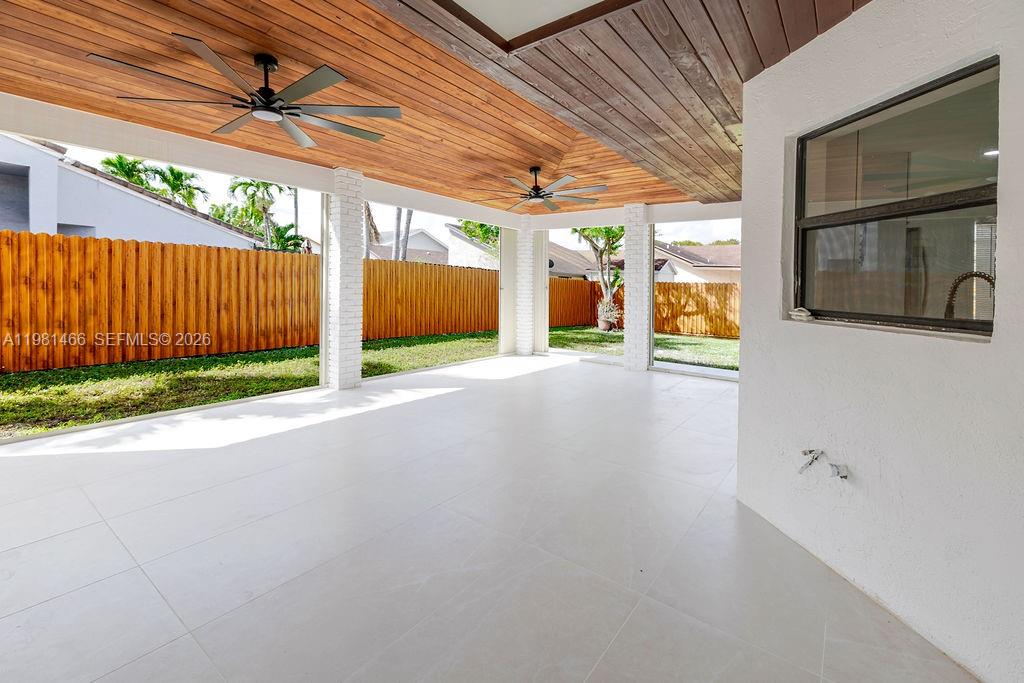 POINCIANA POINTE PHASE 1 - Residential