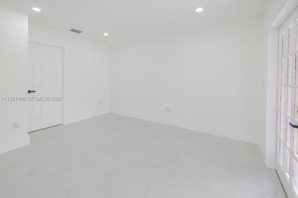 POINCIANA POINTE PHASE 1 - Residential