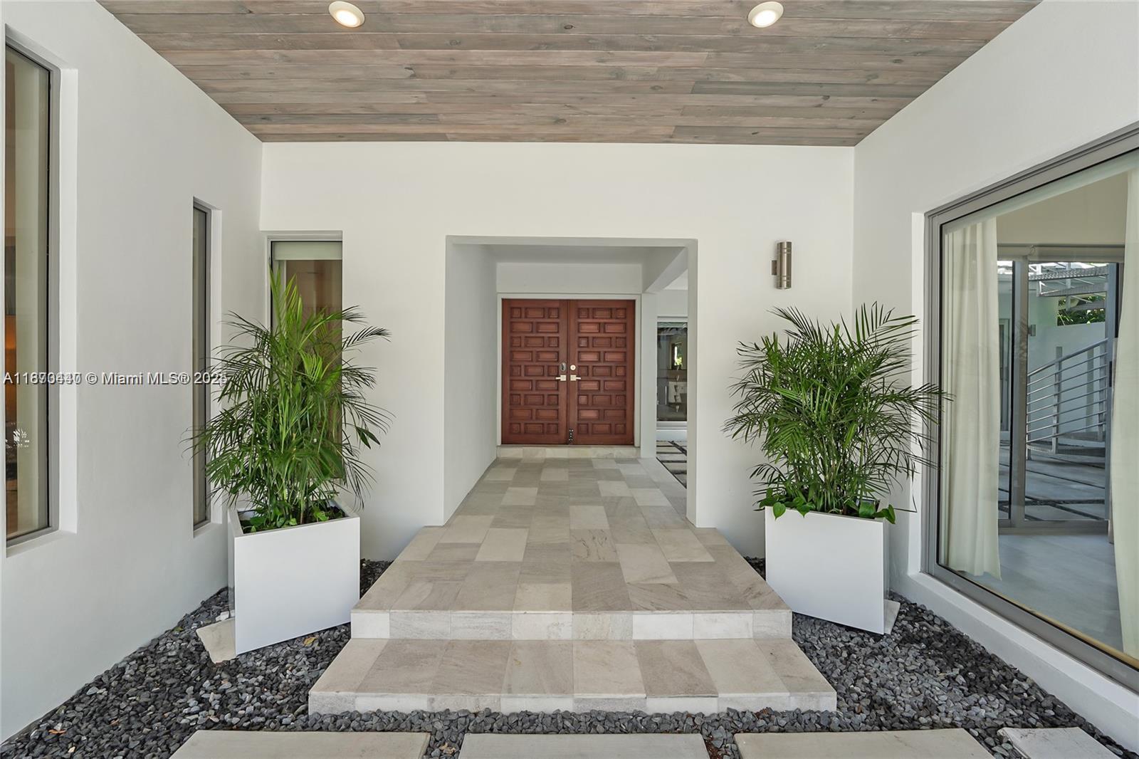 5910 N Bayshore 0