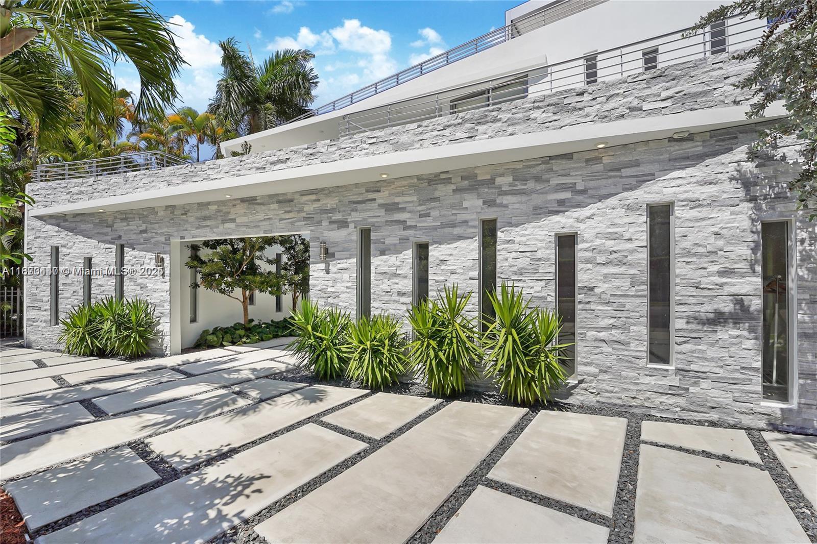 5910 N Bayshore 0
