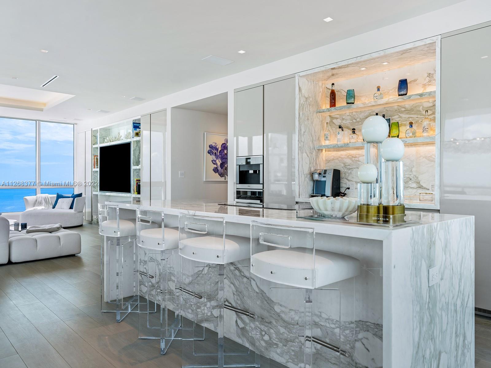 CONTINUUM ON SOUTH BEACH - Residential
